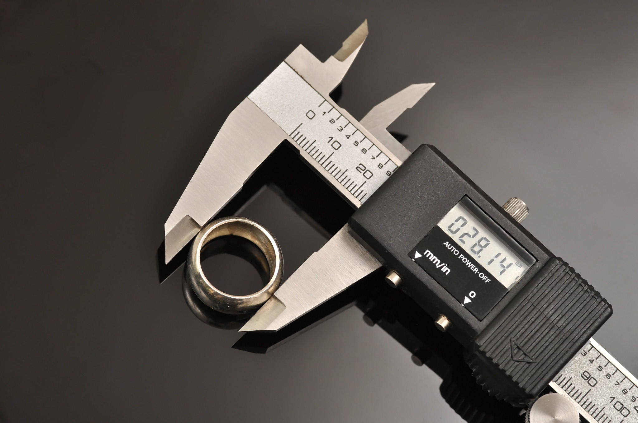 Ring measured precisely with digital calipers